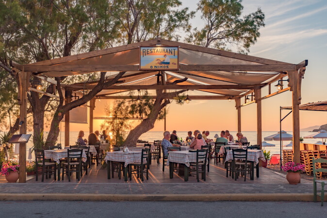 nikos-restaurant-petra